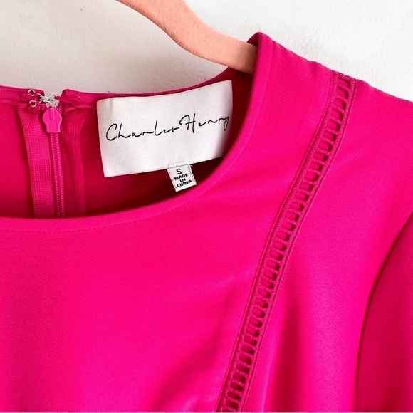 Charles Henry Fuchsia Pink Bell Sleeve Cocktail Mini Dress sz Small - Picture 3 of 5